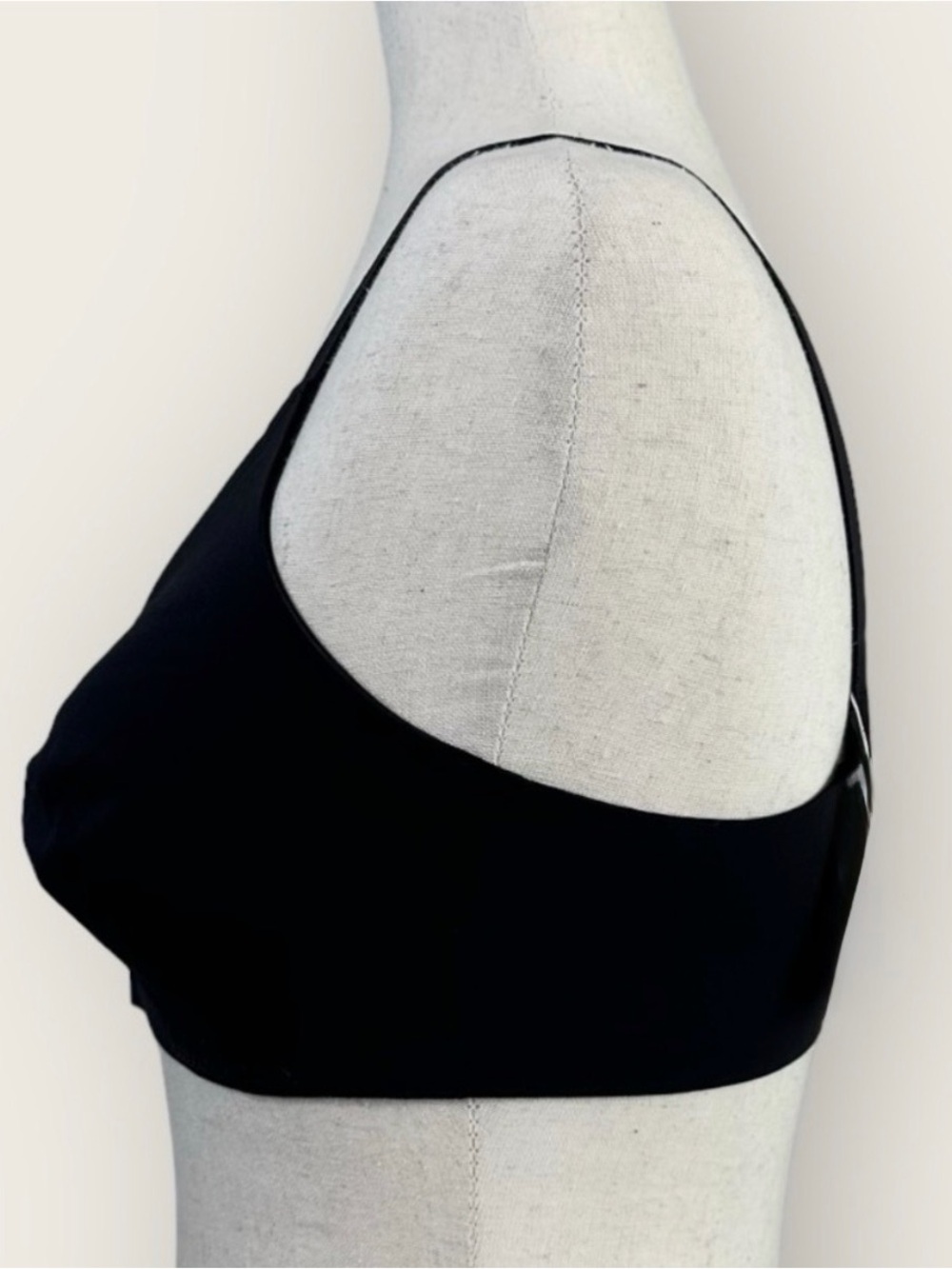 NWOT Lululemon Like Nothing Bra Black Wireless Seamless V-Neck Size 36B - Picture 9 of 9